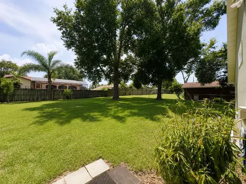 Exterior - 7552 River Country Dr, Weeki Wachee, FL 34607 photo 5 of 7