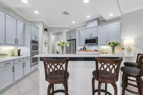 Kitchen - 1805 Mountain Ash Way, Trinity, FL 34655 photo 2 of 5