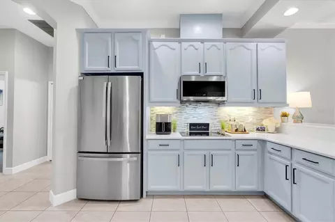 Kitchen - 1805 Mountain Ash Way, Trinity, FL 34655 photo 3 of 5