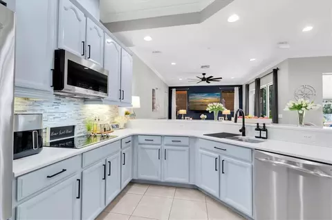 Kitchen - 1805 Mountain Ash Way, Trinity, FL 34655 photo 4 of 5