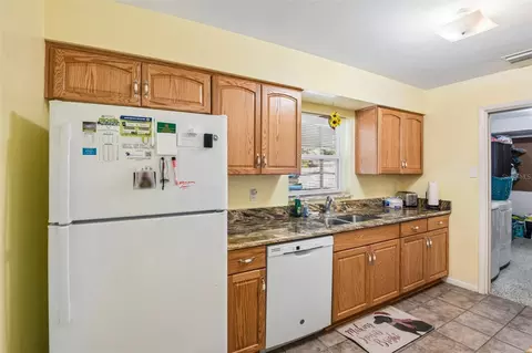 Kitchen - 7446 Pinehurst Dr, Spring Hill, FL 34606 photo 3 of 7