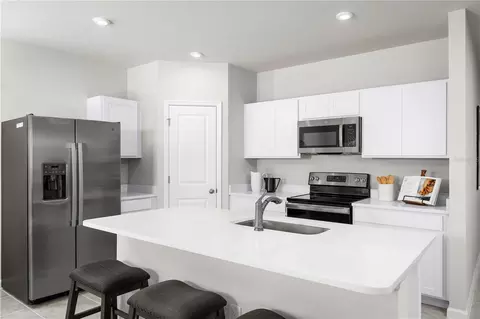 Kitchen - 17108 6th Ter E, Bradenton, FL 34212 photo 1 of 3