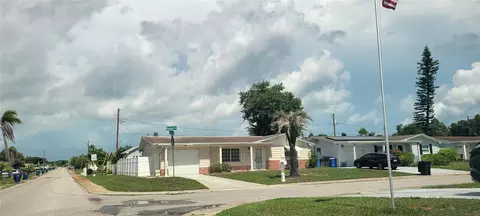3243 Bayport Dr, Holiday, FL 34691
