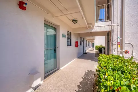 Entry Way - 175 Kings Hwy #514, Punta Gorda, FL 33983 photo 1 of 1
