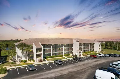 Exterior - 175 Kings Hwy #514, Punta Gorda, FL 33983 photo 2 of 7