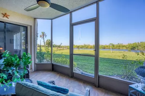 Exterior - 175 Kings Hwy #514, Punta Gorda, FL 33983 photo 5 of 7