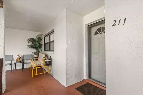 7623 Radcliffe Cir #211A, Port Richey, FL 34668