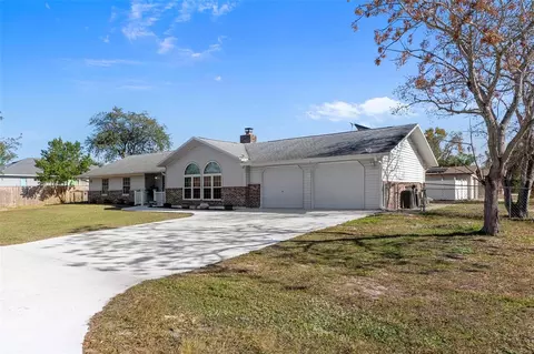 Exterior - 4286 Bluewater Ave, Spring Hill, FL 34606 photo 3 of 13