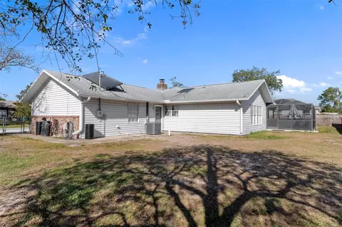 Exterior - 4286 Bluewater Ave, Spring Hill, FL 34606 photo 11 of 13