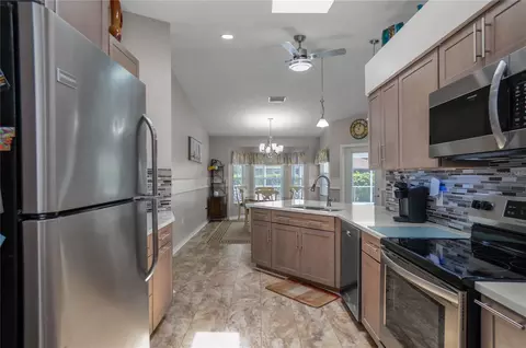Kitchen - 3048 E Balmoral Ct, Hernando, FL 34442 photo 3 of 3
