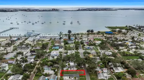 3020 Clinton St S, Gulfport, FL 33707