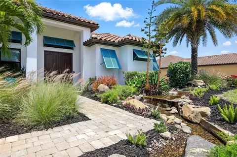 Exterior - 7065 Branch Ct, Saint Cloud, FL 34771 photo 3 of 5