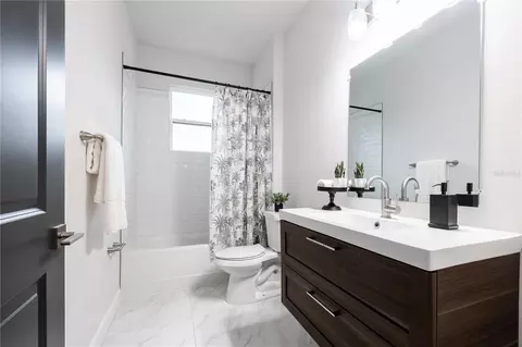 Bath - 7065 Branch Ct, Saint Cloud, FL 34771 photo 4 of 5