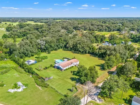 8512 Hamster Dr, Zephyrhills, FL 33540