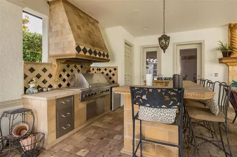 Kitchen - 10628 Pontofino Cir, Trinity, FL 34655 photo 5 of 9