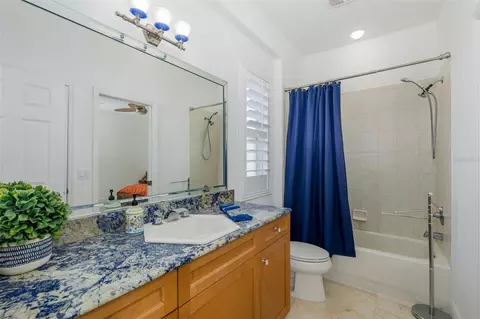 Bath - 10628 Pontofino Cir, Trinity, FL 34655 photo 6 of 8