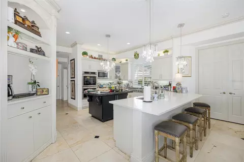 Kitchen - 10628 Pontofino Cir, Trinity, FL 34655 photo 1 of 9
