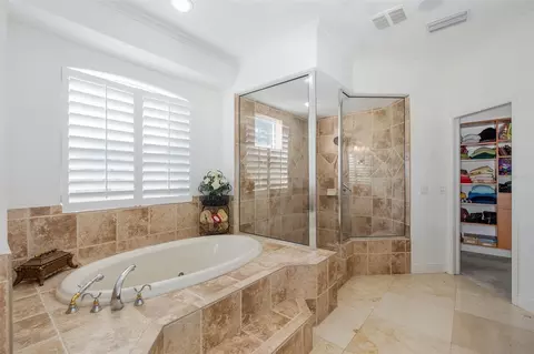 Bath - 10628 Pontofino Cir, Trinity, FL 34655 photo 5 of 8