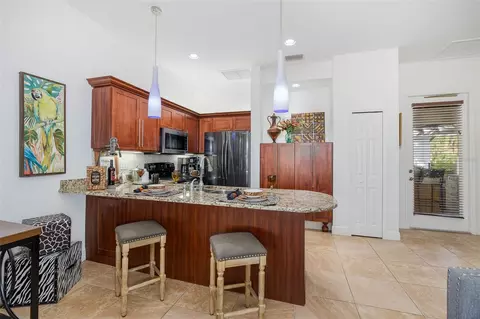 Kitchen - 10628 Pontofino Cir, Trinity, FL 34655 photo 9 of 9