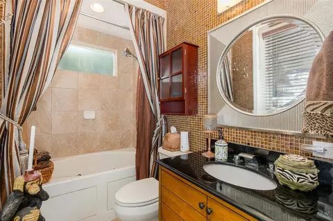 Bath - 10628 Pontofino Cir, Trinity, FL 34655 photo 7 of 8