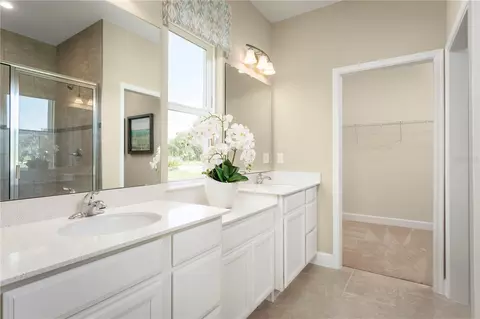 Bath - 2236 Labrador Loop, Winter Haven, FL 33884 photo 3 of 4