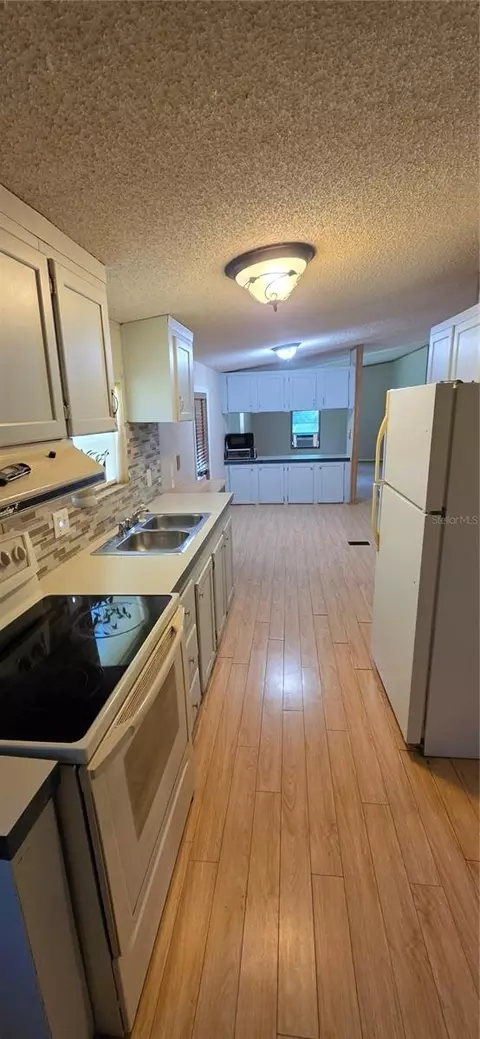Kitchen - 3415 Cr 679, Webster, FL 33597 photo 2 of 2