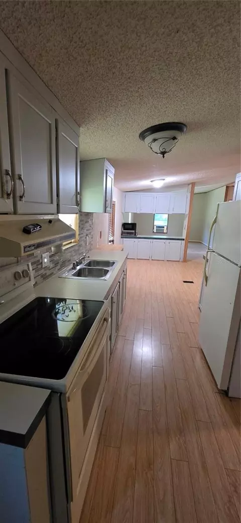 Kitchen - 3415 Cr 679, Webster, FL 33597 photo 1 of 2