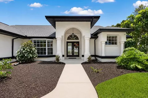 Exterior - 4334 Dottie Ct, Spring Hill, FL 34607 photo 8 of 19