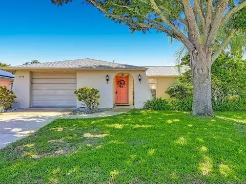 9116 Farmington Ln, Port Richey, FL 34668