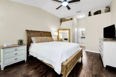 Bedroom - 1553 Arlington Oaks Ct, New Port Richey, FL 34655 photo 2 of 4