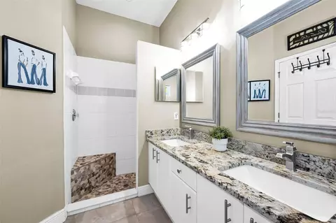 Bath - 1553 Arlington Oaks Ct, New Port Richey, FL 34655 photo 1 of 2