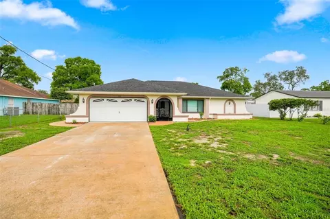 Exterior - 10308 Gifford Dr, Spring Hill, FL 34608 photo 3 of 9