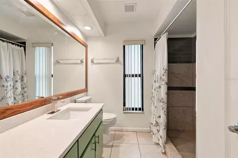Bath - 10308 Gifford Dr, Spring Hill, FL 34608 photo 3 of 3