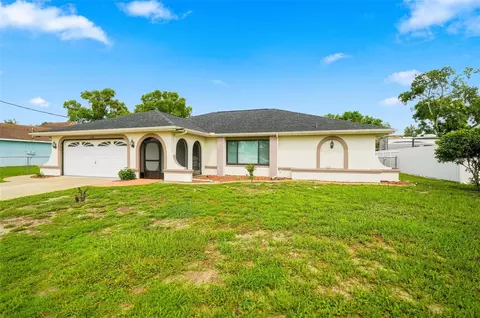 Exterior - 10308 Gifford Dr, Spring Hill, FL 34608 photo 4 of 9