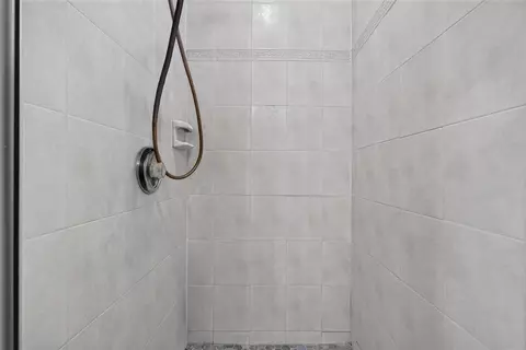 Bath - 7611 Mako Dr, Hudson, FL 34667 photo 3 of 5
