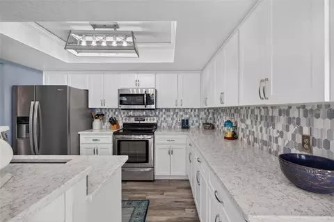 Kitchen - 7611 Mako Dr, Hudson, FL 34667 photo 2 of 5