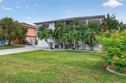 Exterior - 7611 Mako Dr, Hudson, FL 34667 photo 8 of 16