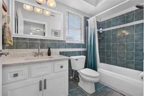 Bath - 7611 Mako Dr, Hudson, FL 34667 photo 4 of 5