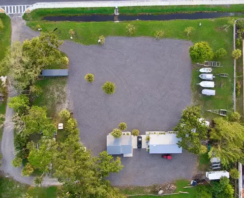 1322 N Pinellas Ave, Tarpon Springs, FL 34689