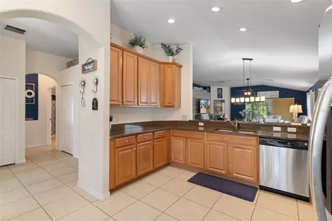 Kitchen - 18735 Rolling Hills Loop, Hudson, FL 34667 photo 2 of 4
