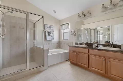 Bath - 18735 Rolling Hills Loop, Hudson, FL 34667 photo 1 of 3