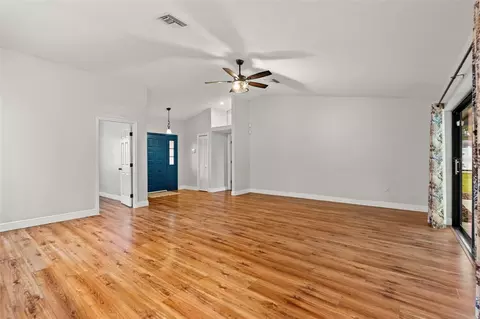 Living - 11201 Rainbow Woods Loop, Spring Hill, FL 34609 photo 5 of 7
