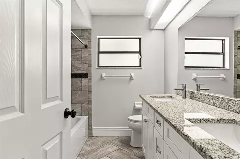 Bath - 11201 Rainbow Woods Loop, Spring Hill, FL 34609 photo 5 of 6