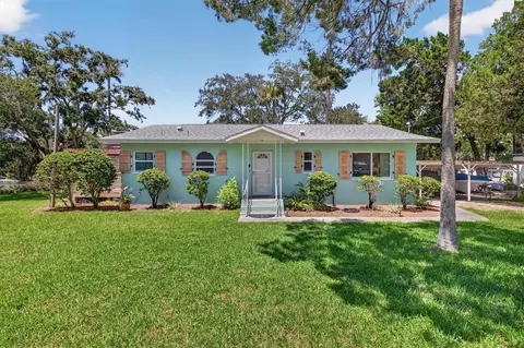 Exterior - 6086 Island Dr, Weeki Wachee, FL 34607 photo 6 of 21