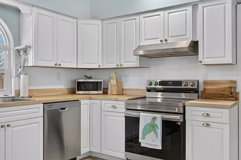 Kitchen - 6086 Island Dr, Weeki Wachee, FL 34607 photo 3 of 7