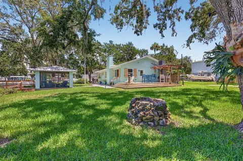 Exterior - 6086 Island Dr, Weeki Wachee, FL 34607 photo 15 of 21