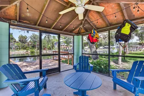 Exterior - 6086 Island Dr, Weeki Wachee, FL 34607 photo 18 of 21