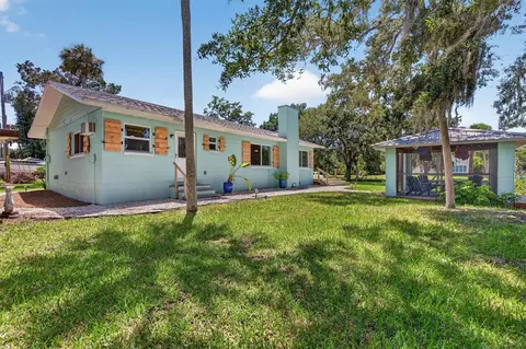Exterior - 6086 Island Dr, Weeki Wachee, FL 34607 photo 17 of 21