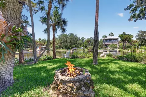 Exterior - 6086 Island Dr, Weeki Wachee, FL 34607 photo 1 of 21