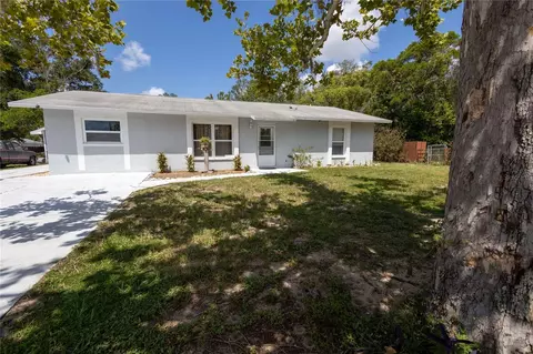 8301 Weeping Willow St, Brooksville, FL 34613
